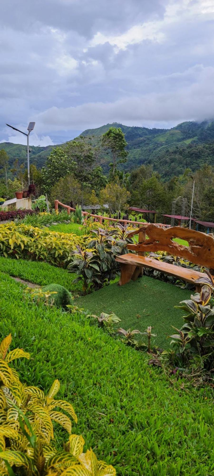 Serene Mountain Escape Digos Exteriér fotografie